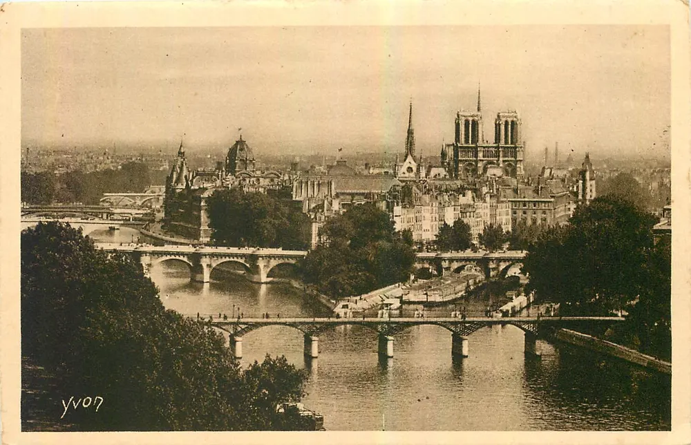Paris — La Cité - Notre-Dame - Bridges — Éditions d'Art YVON - Recto