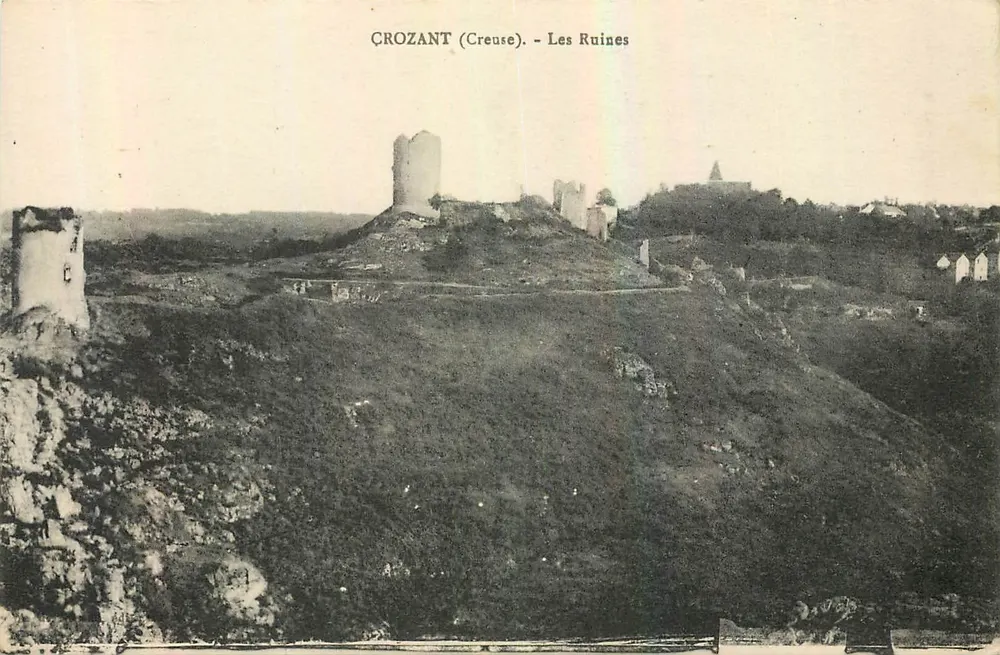CROZANT (Creuse) - As Ruínas — editor desconhecido, número de série não visível - Frente