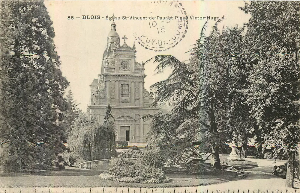 BLOIS — Kirche Saint-Vincent-de-Paul und Place Victor-Hugo — Anonymer Verlag, Nr. 85 - Vorderseite