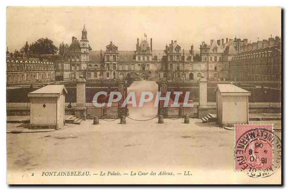 Fontainebleau — Das Schloss — Die Cour des Adieux — LL. - Vorderseite