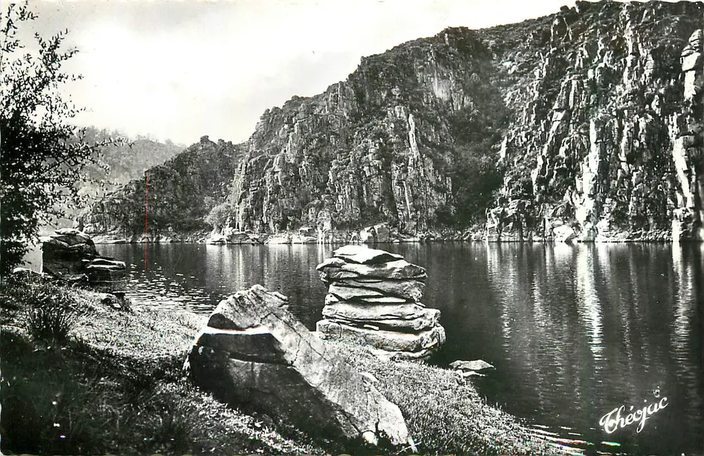 El Lago de Crozant — Valle de la Creuse — Théojac - Anverso