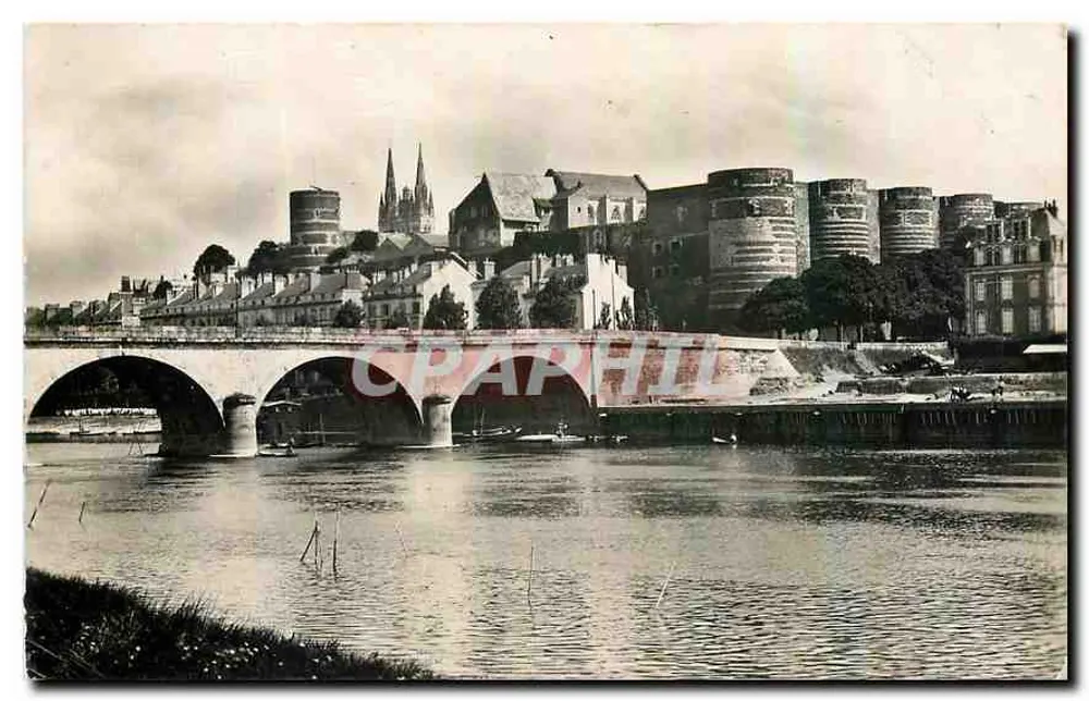Angers — O Castelo — Bilhete postal antigo da coleção CRAPARHILL - Frente