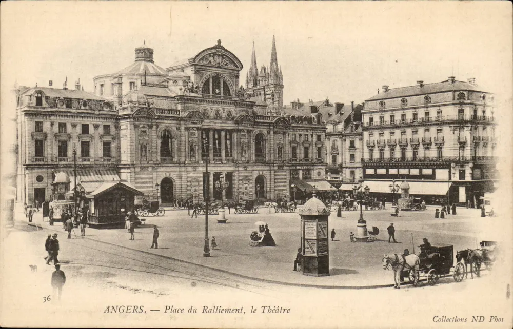 Angers — Place du Ralliement, das Theater — Collections ND Phot - Vorderseite