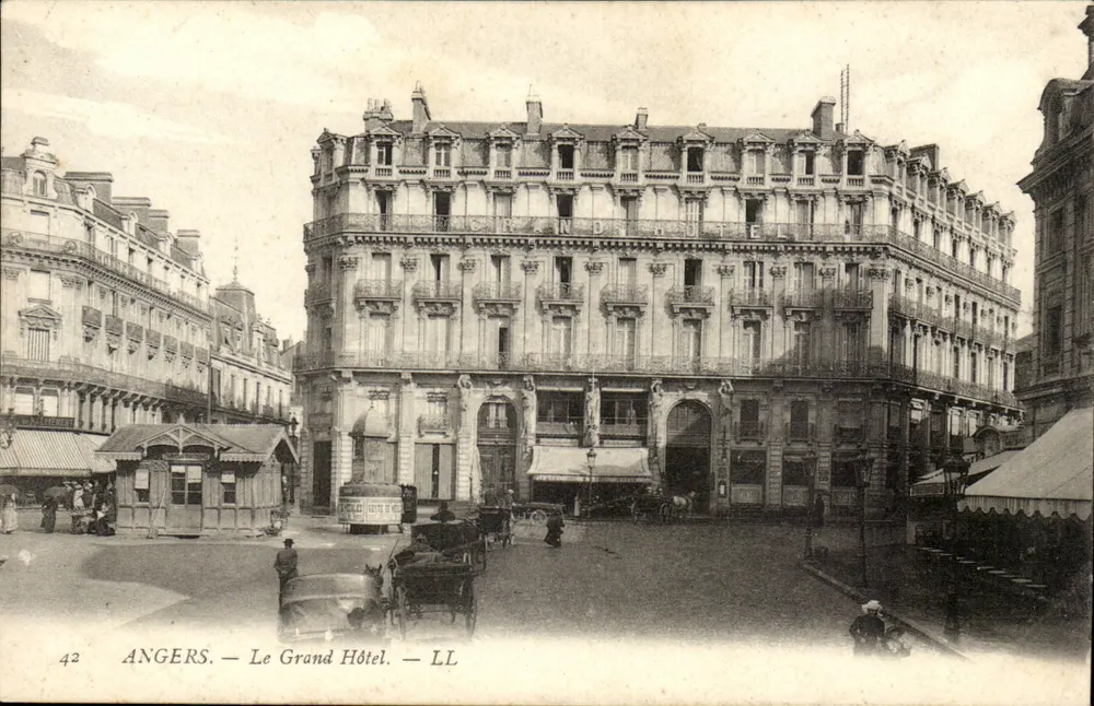 Angers — O Grande Hotel — LL - Frente