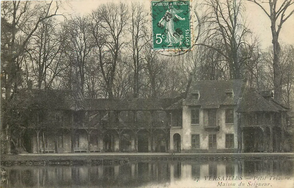 Versailles — Petit Trianon. Maison du Seigneur. - Frente