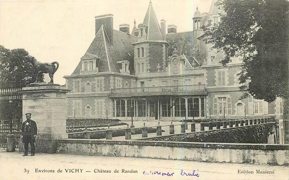 A cerca de VICHY — Castelo de Randan — Edição Maniezzzi n°39 - Frente