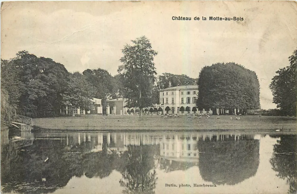 Château de la Motte-au-Bois — vue du château et de son étang, éditeur Butin, photo Hazebruck - Frente