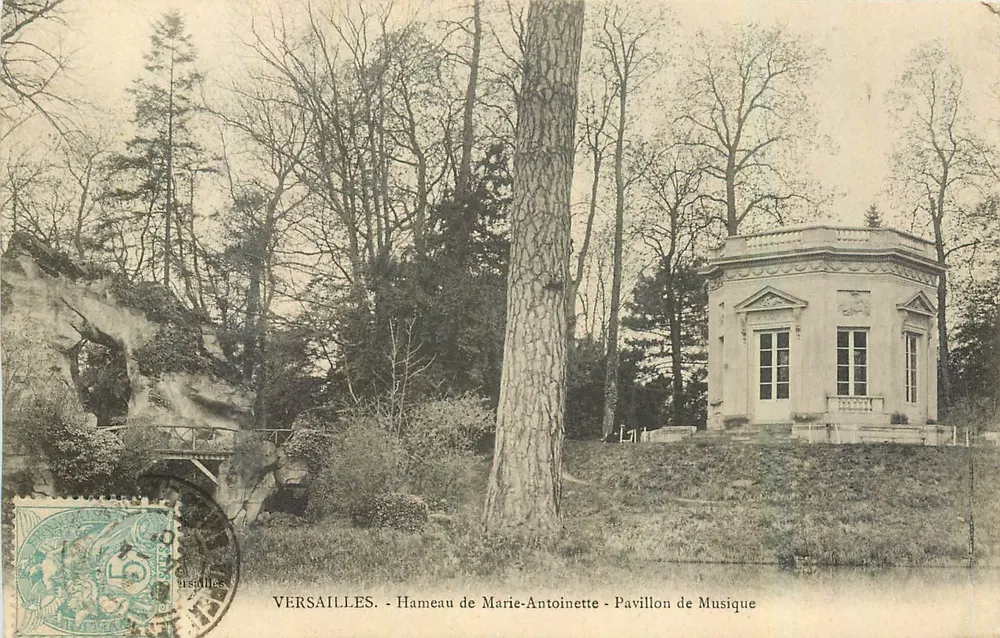 Versailles - Das Hameau von Marie-Antoinette - Pavillon der Musik - Vorderseite