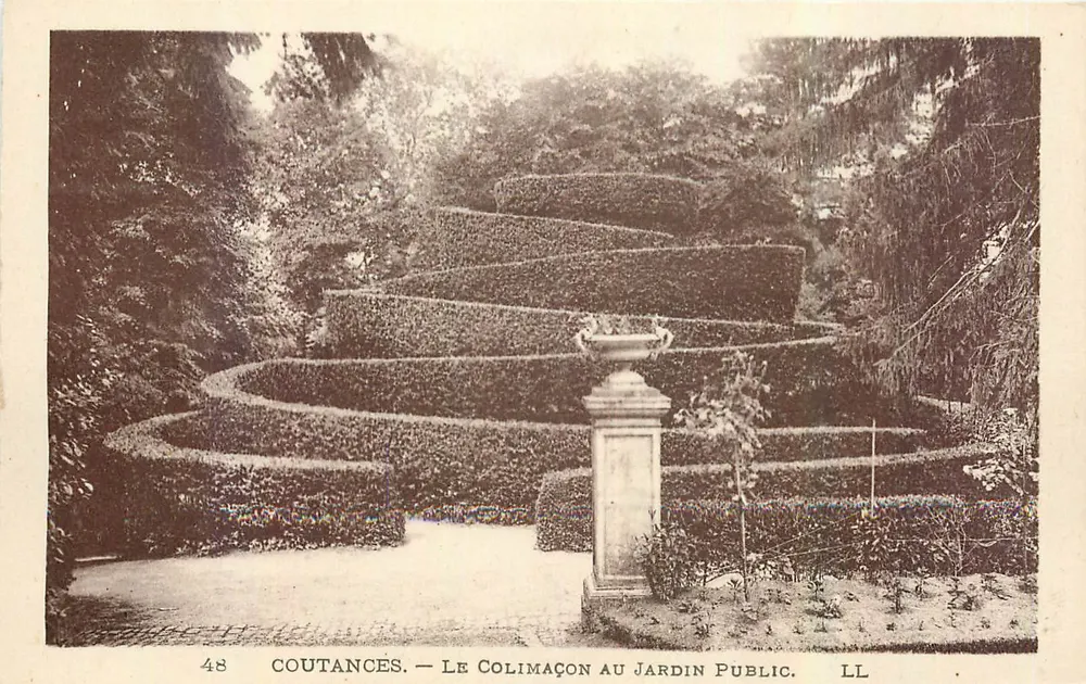 Coutances — O Caracol no Jardim Público — LL - Frente
