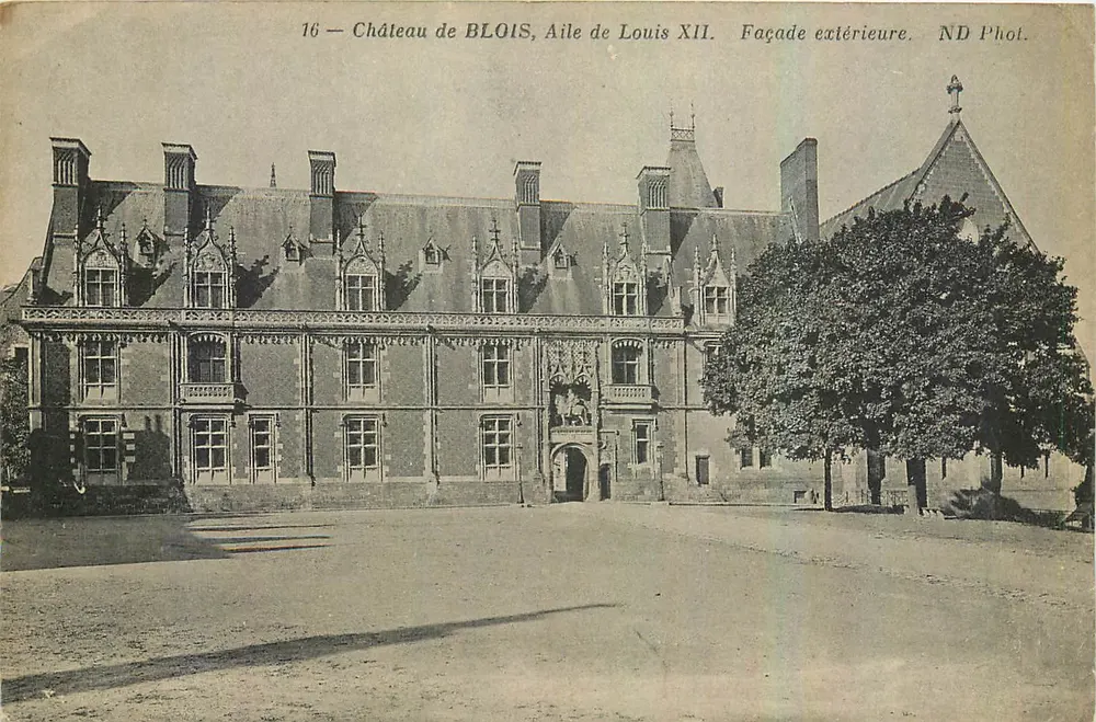 Schloss Blois — Flügel von Louis XII — Äußere Fassade — ND Fotografie - Vorderseite
