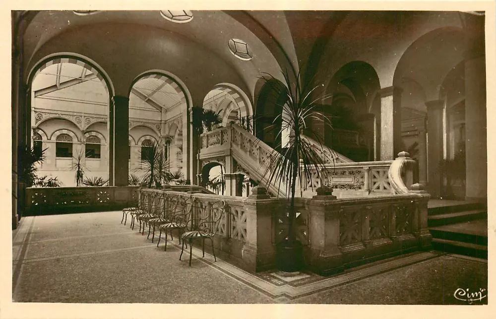 Le Grand Escalier — L'Établissement — Cim' (éditeur) - Recto
