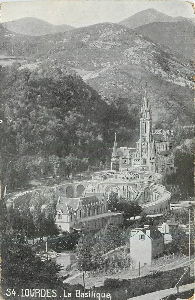 Lourdes. A Basílica — vista panorâmica — editor desconhecido, n° 34 - Frente