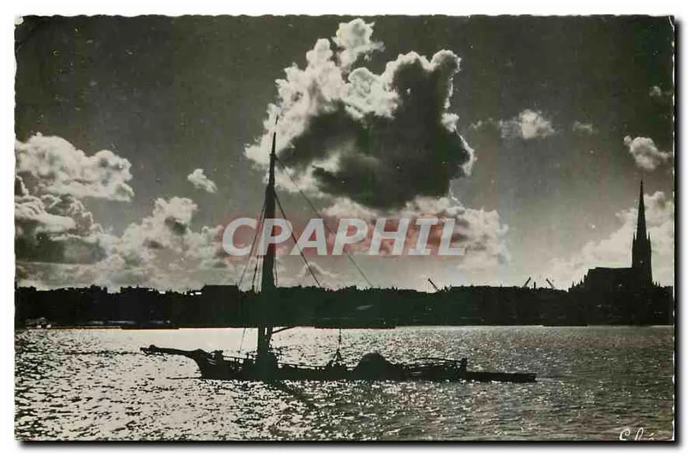 Bordeaux — Contre-Jour sur la Garonne — Édition F. Chatagneau - Recto