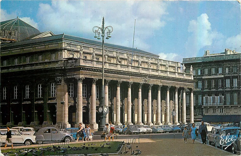 Das Grand-Theâtre — 18. Jahrhundert, errichtet von Louis - Vorderseite