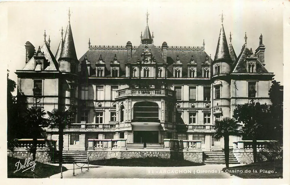 Arcachon (Gironde) — Casino da Praia — Delboy - Frente