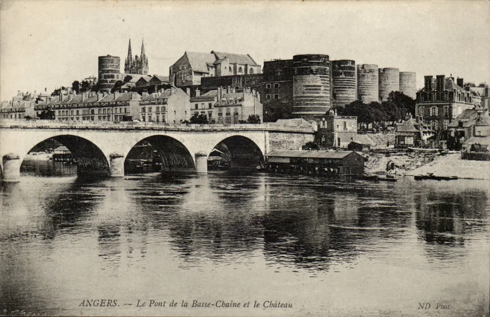 Angers — Le Pont de la Basse-Chaîne et le Château — ND Phot. - Recto