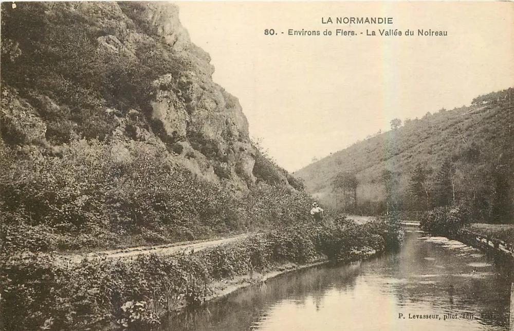 Die Normandie — Umgebung von Fliers. Die Noireau-Tal — P. Levasseur, Foto. 1911 - Vorderseite