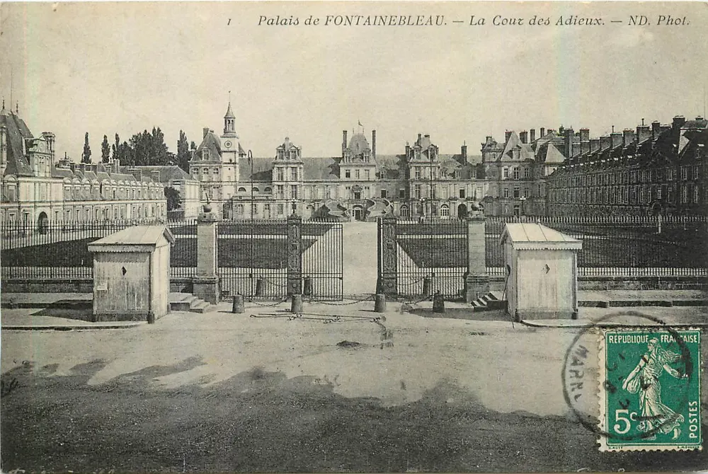 Schloss FONTAINEBLEAU — Die Cour des Adieux — ND. Phot. - Vorderseite