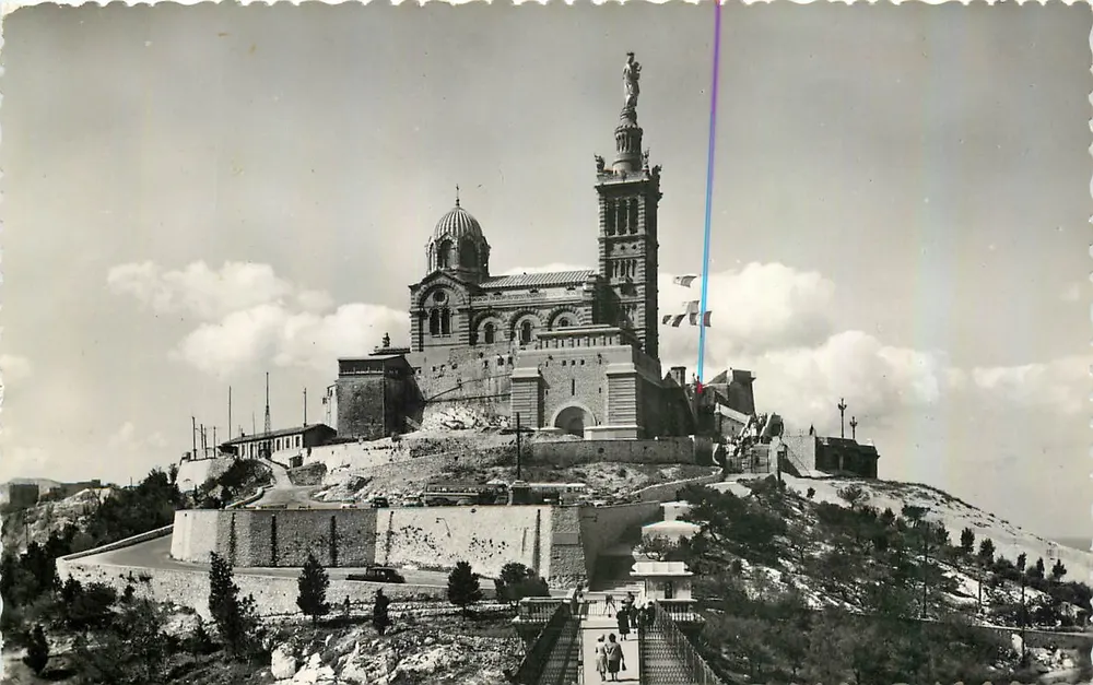 Basilique Notre-Dame de la Garde — Marseille — Éditions du Carrefour du Monde - Recto