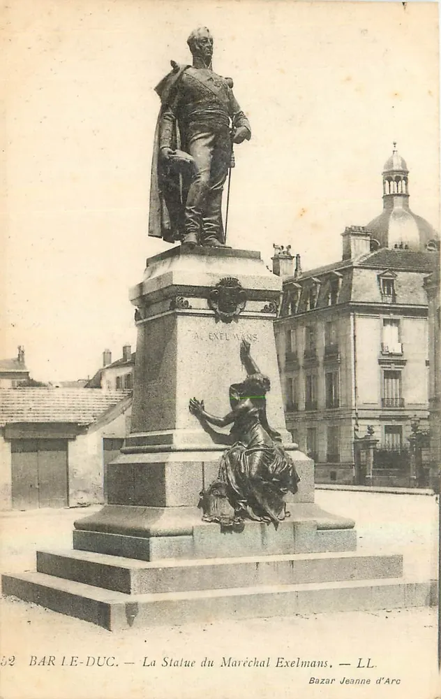 Bar-le-Duc — De Staatbeeld van Marechal Exelmans — Bazar Jeanne d'Arc - Voorkant
