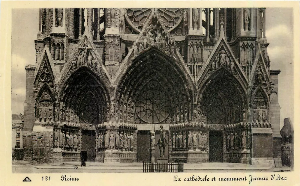 Reims — La cathédrale et monument Jeanne d'Arc — éditeur Ab, n° 121 - Recto