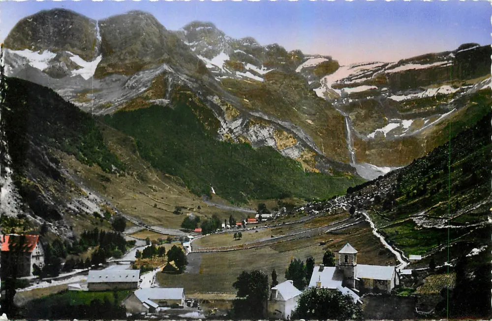 Gavarnie — Vista Geral — Edição P. DOUCET, Lourdes - Frente