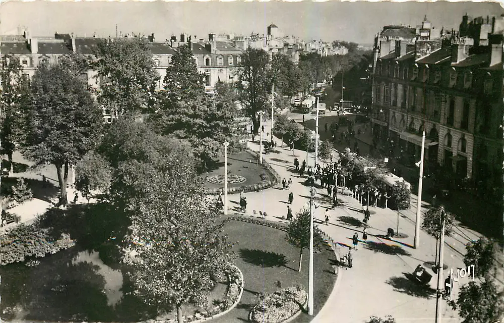 Place Gambetta — Bordeaux — Éditions d'Art Martel, n° 51 - Frente