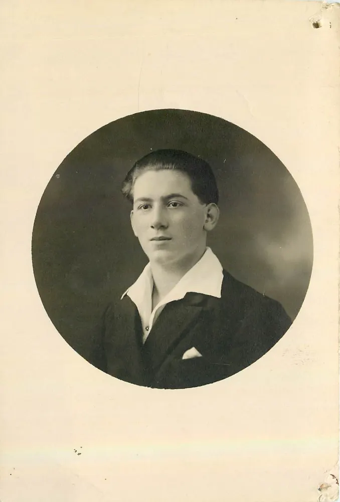 Portrait of a Young Man — Mechanical Photography — LA PHOTO MÉCANIQUE, 41 Boulevard St. Martin, 29 Rue de Rivoli, Paris - Front