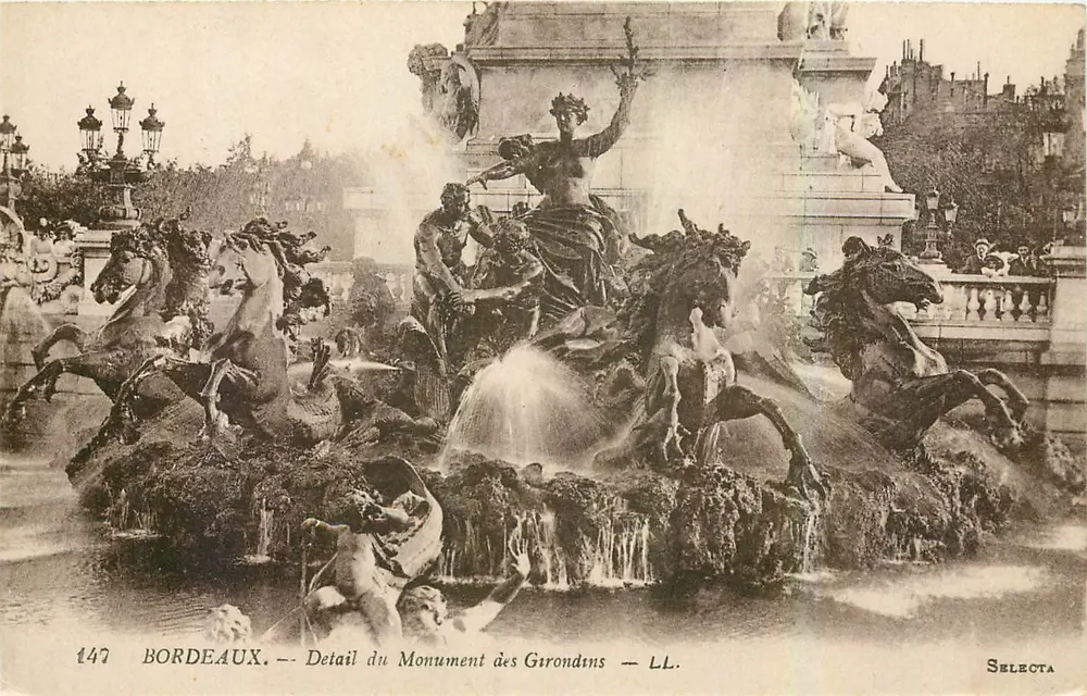 Bordeaux — Détail du Monument des Girondins — LL. - Recto