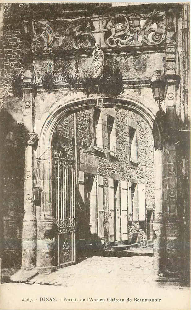 Dinan - Portal des alten Schlosses Beaumanoir — Verlag Laurent Nourissat, n° 2367 - Vorderseite