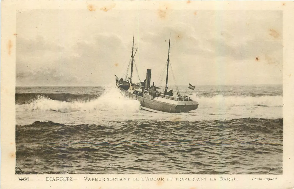 Biarritz — Dampfer verlässt den Adour und passiert die Barre — Foto Jugand - Vorderseite