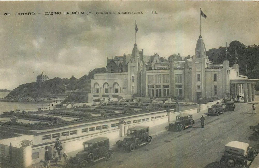 Dinard — Casino Balnéum (M. Fournier Arquiteto) — LL - Frente