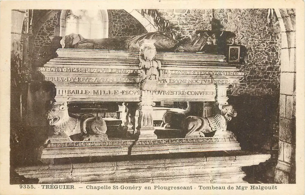 Grabmal des Mgr Halgouët — Kapelle St-Gonéry in Plougrescant — TREGUIER - Vorderseite