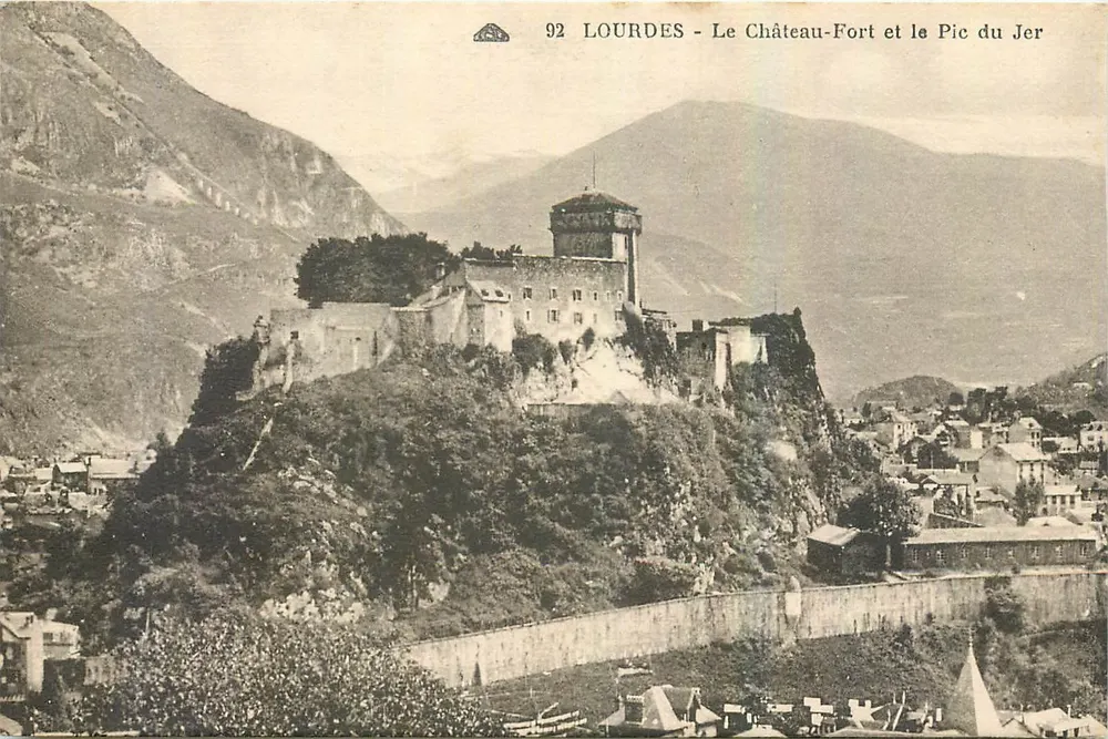 Lourdes - Le Château-Fort et le Pic du Jer — éditeur Alacienne, n° 92 - Recto