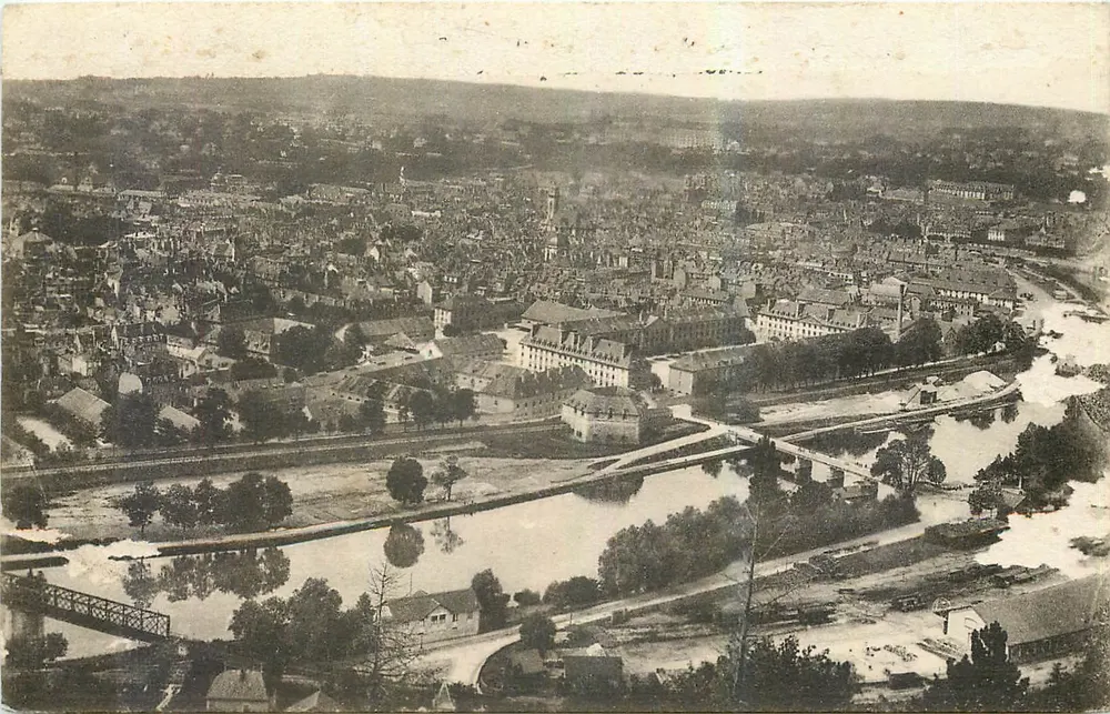 Vista aérea de Besançon — editor L. Gaillard-Prêtre - Frente