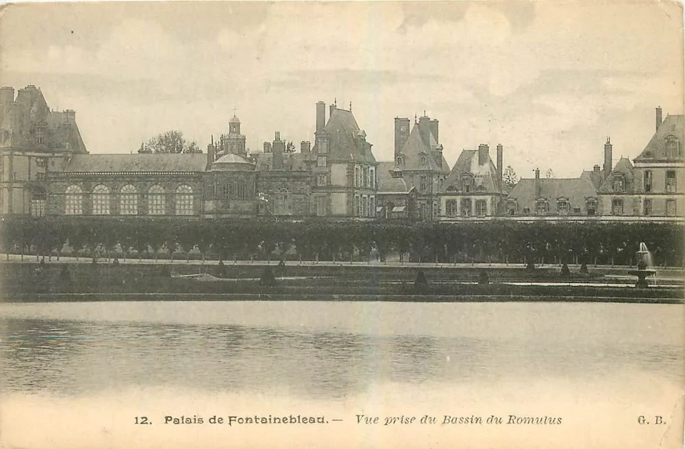 Schloss Fontainebleau — Ansicht vom Bassin du Romulus — G.B. - Vorderseite