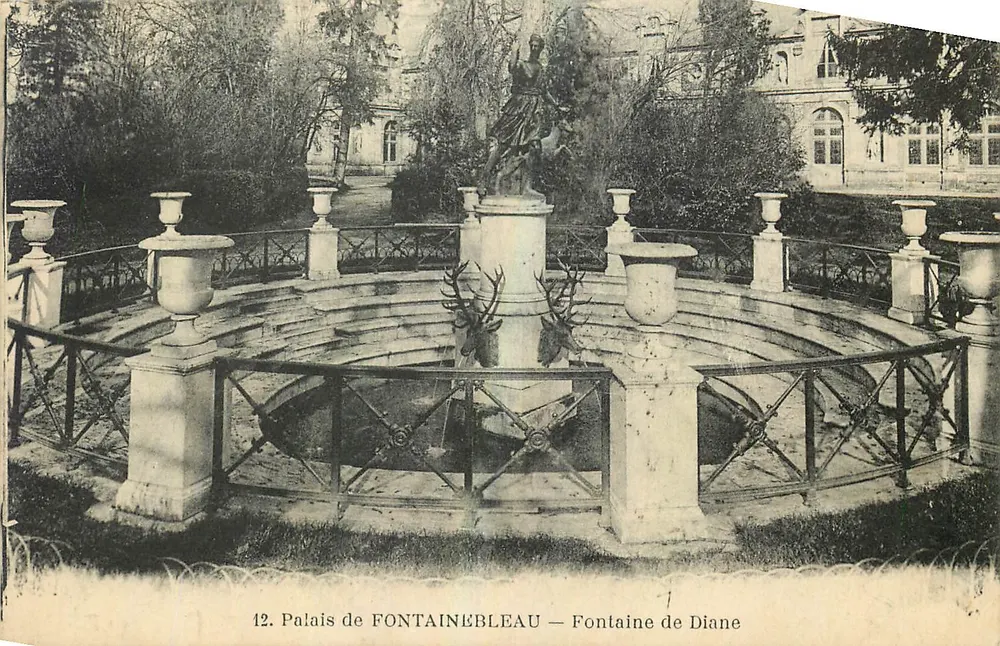 Palast von Fontainebleau — Fontaine de Diane — n°12 - Vorderseite