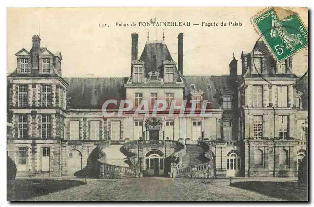Palácio de FONTAINEBLEAU — Facha do Palácio — editor não visível, n° de série 141 - Frente