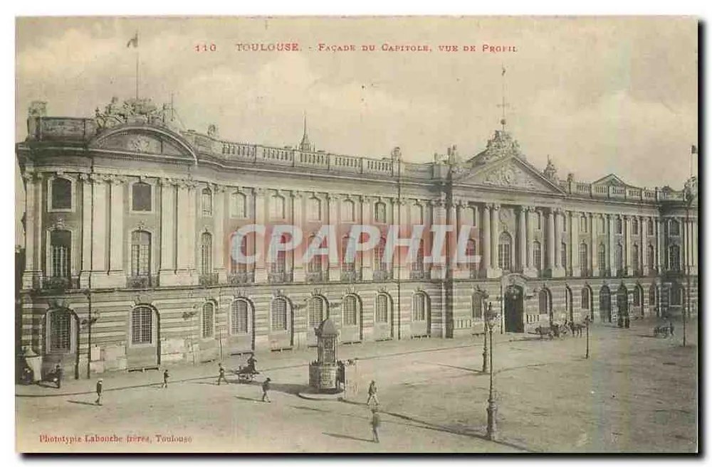 Toulouse - Fachada do Capitólio, vista de perfil — Fototipia Labouche frères, Toulouse, n° 110 - Frente