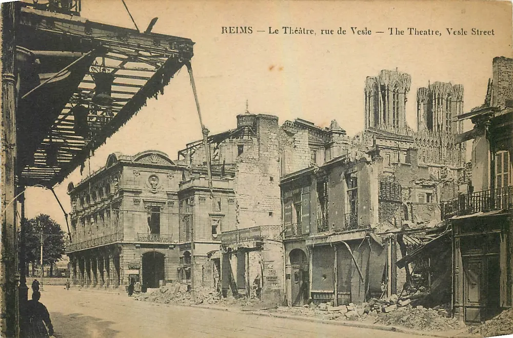 Reims — O Teatro, rua de Vesle — destruído após os bombardeios — editor não identificado - Frente