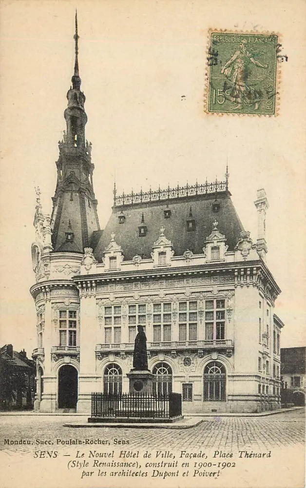 Sens - Das neue Rathaus, Fassade (Renaissance-Stil), errichtet zwischen 1900-1902 von den Architekten Dupont und Poivert - Vorderseite