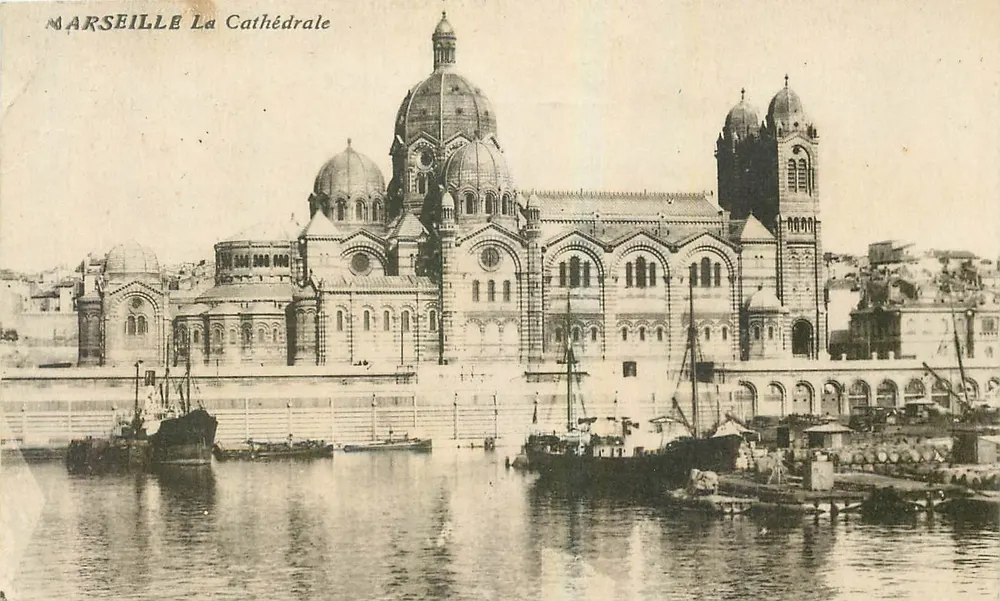 Marselha — A Catedral — vista do porto — editor não identificado - Frente