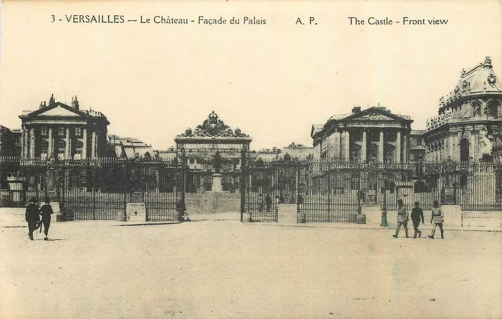 Versailles — O Castelo — Fachada do Palácio — A. P. - Frente