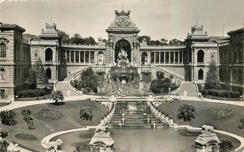 Le Palais Longchamp — Marseille — éditeur Le Carrefour du Monde, n° 1018 - Recto