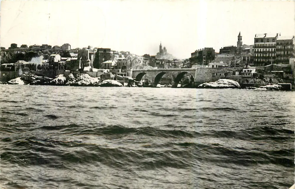 Marseille — Der Küstenstreifen und Notre-Dame de la Garde — Éditions du Globe - Vorderseite