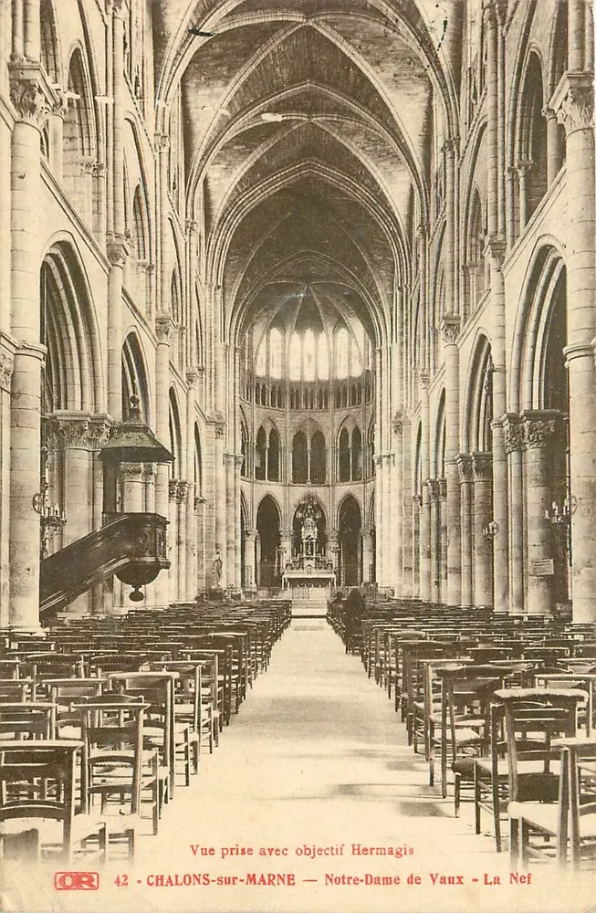 Notre-Dame de Vaux — Die Kirchenschiff — Châlons-sur-Marne — Aufnahme mit Hermagis-Objektiv - Vorderseite