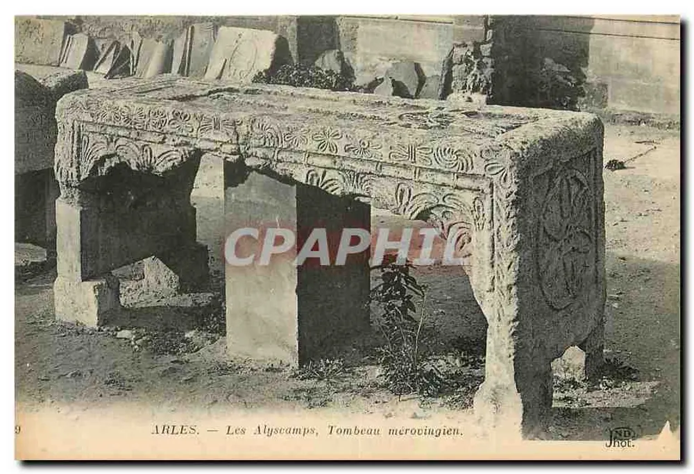 Arles — Os Alyscamps, Túmulo Mérovingio — Jhot. - Frente