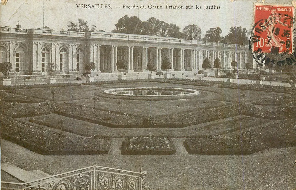 Versailles — Façade du Grand Trianon sur les Jardins — Éditeur non visible - Recto