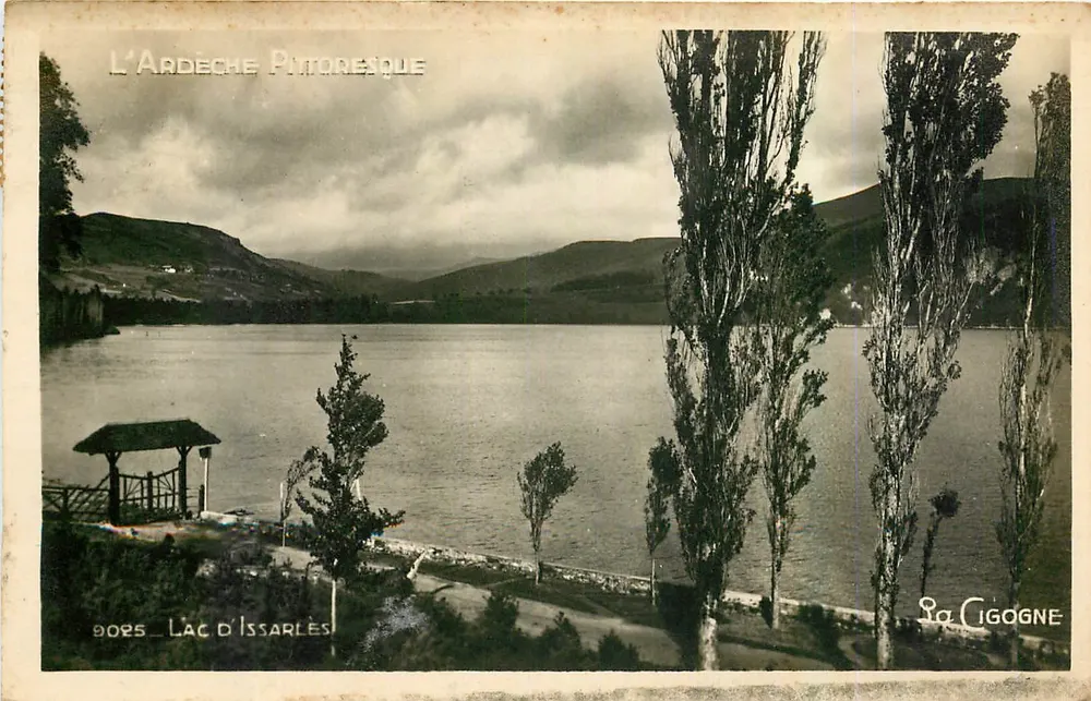 The Picturesque Ardèche — Lake Issarlès — Edition La Cigogne - Front