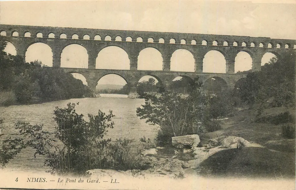 Nîmes — O Pont du Gard — LL. - Frente